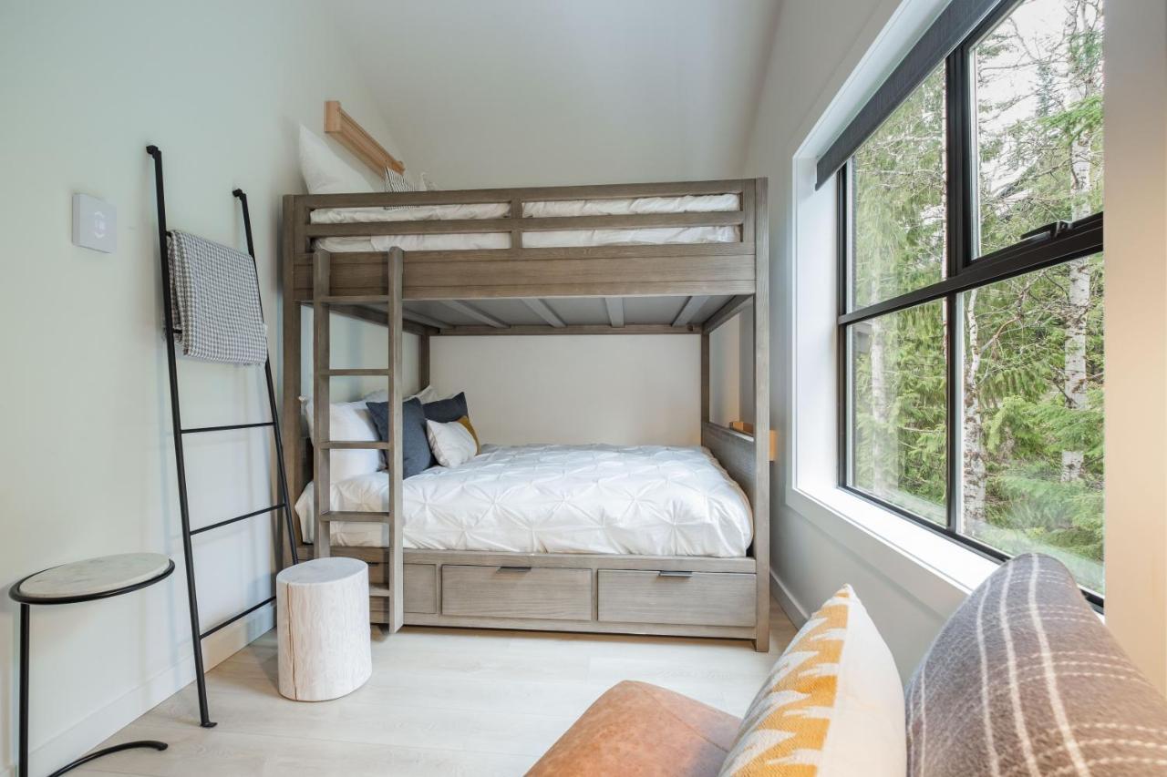 Powderview 24 By Outpost Whistler Villa Exterior foto