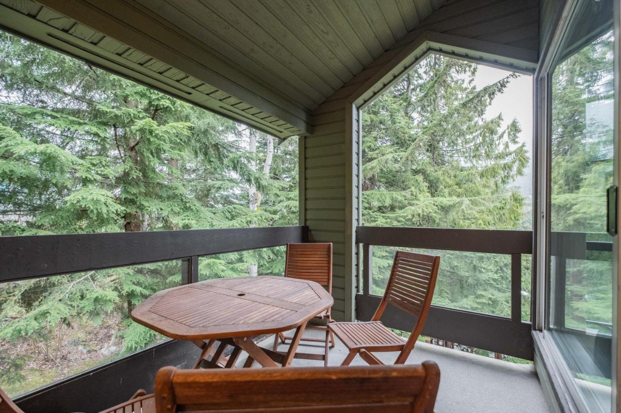 Powderview 24 By Outpost Whistler Villa Exterior foto