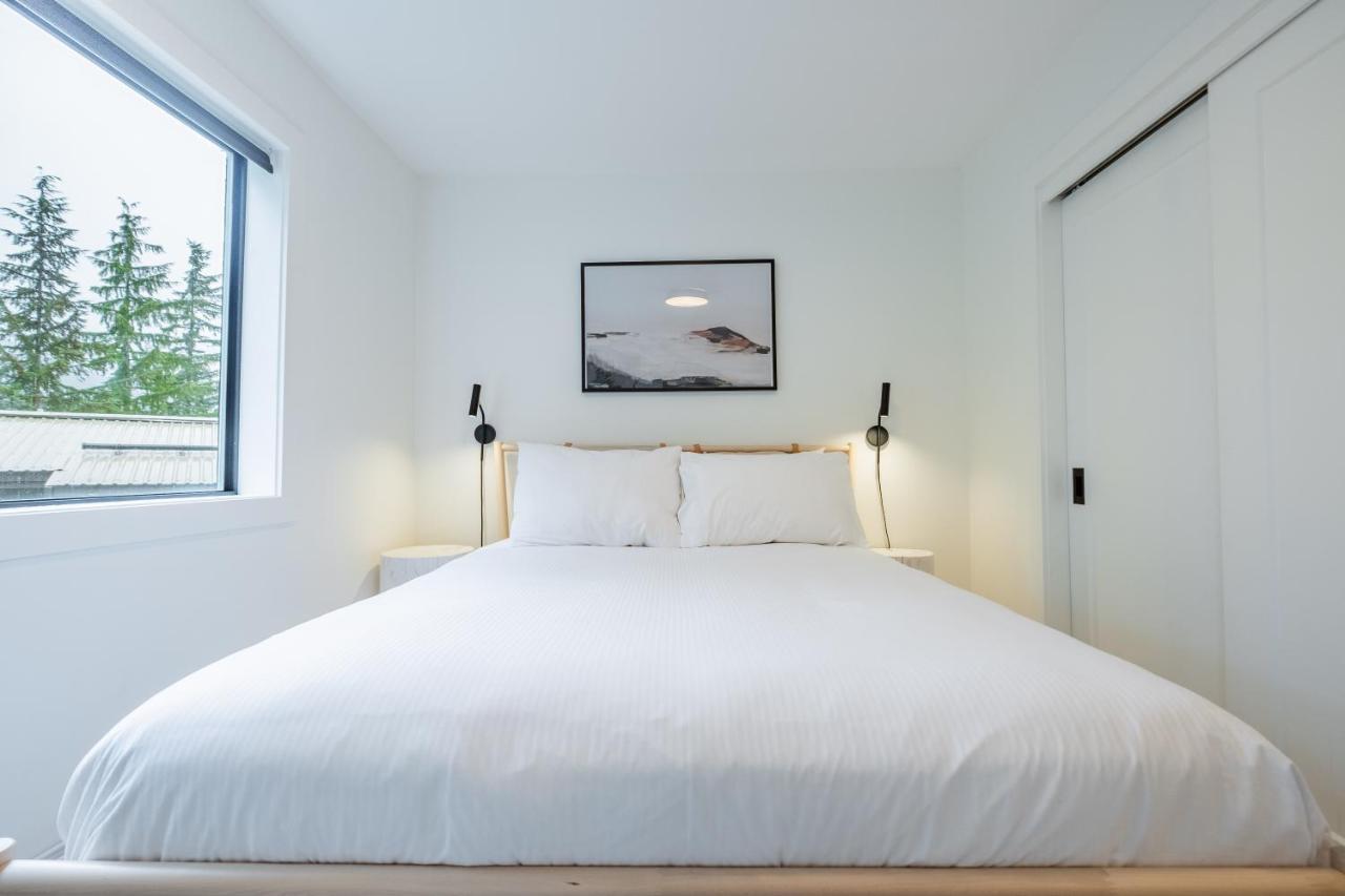 Powderview 24 By Outpost Whistler Villa Exterior foto